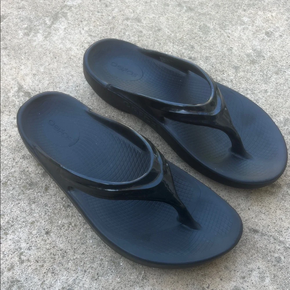 OOFOS OOlala Black Flip Flop Thongs Women's Size 10